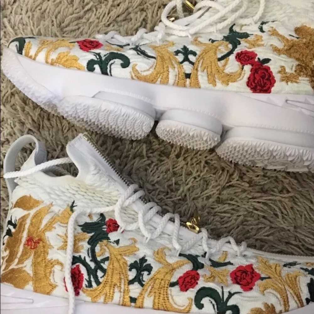 Nike lebron 15 Kith Kings Cloak